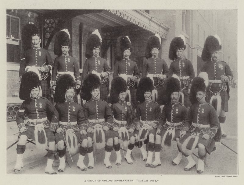 En grupp Gordon Highlanders, Dargai Boys av English Photographer