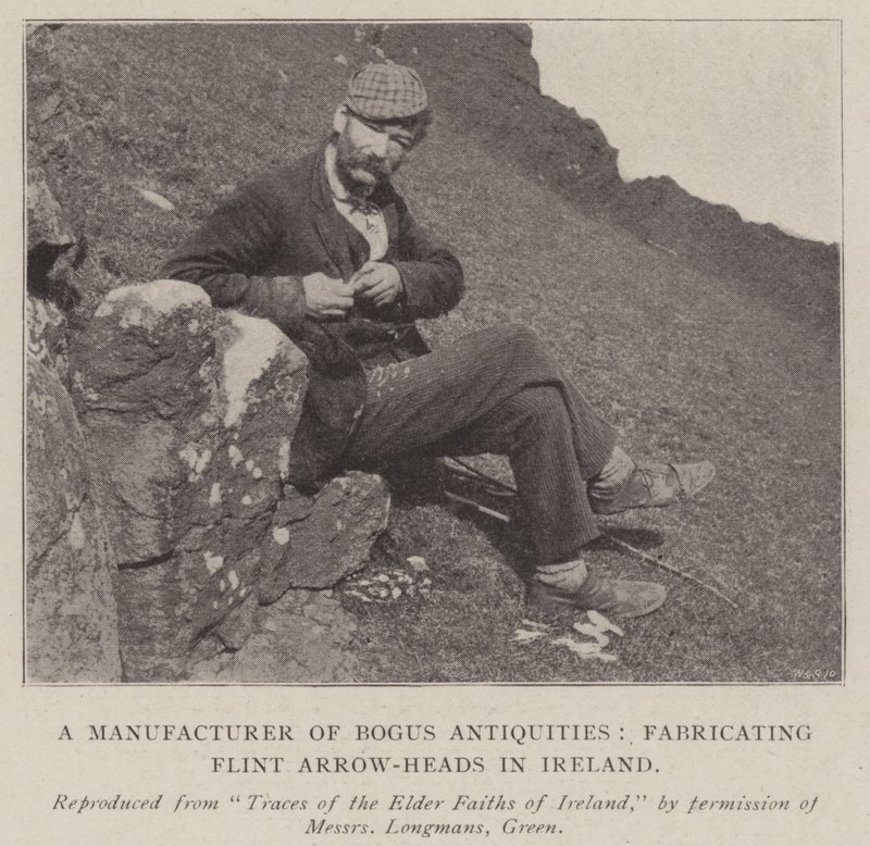 En tillverkare av falska antikviteter som tillverkar pilhuvuden av flinta i Irland av English Photographer