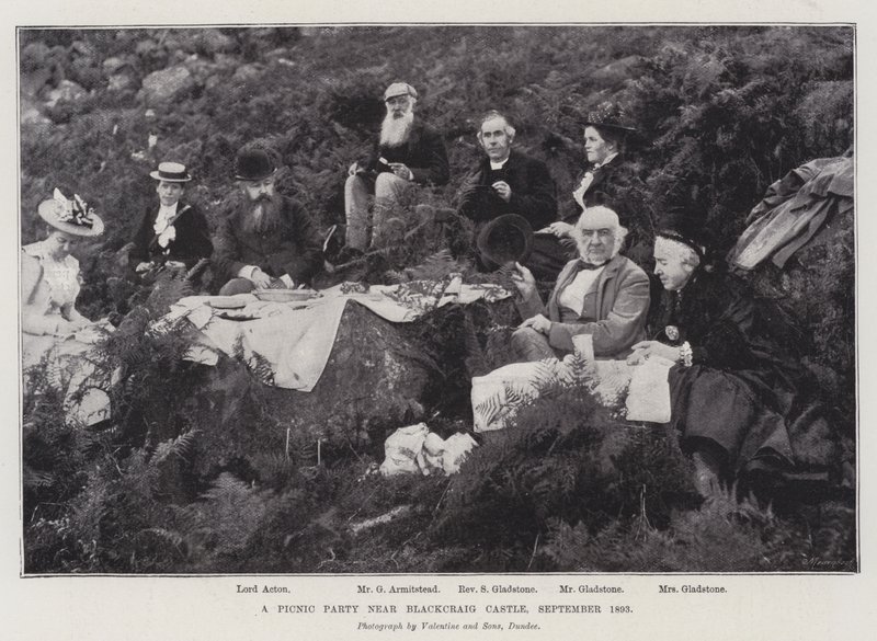 En picknickfest nära Blackcraig Castle, september 1893 av English Photographer