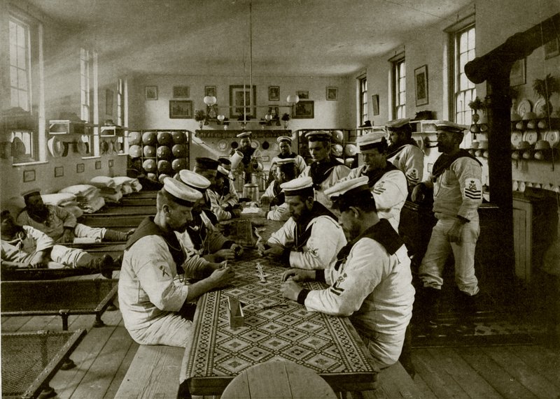 Ett rum i Naval Barracks, Whale Island, Portsmouth (s/v foto) av English Photographer