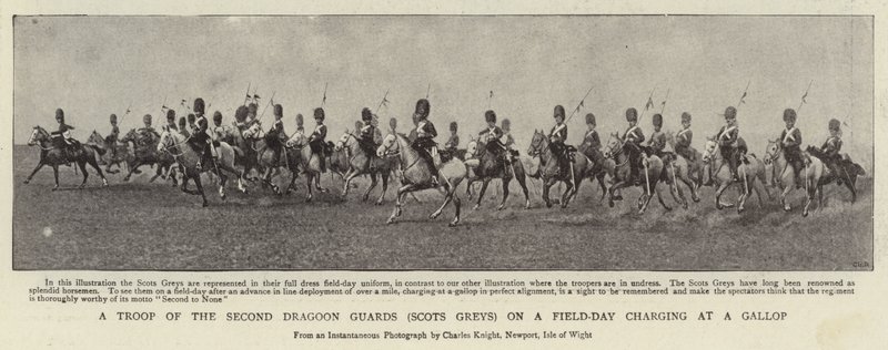 En trupp av andra dragonvakterna (Scots Greys) på en Field-Day som laddar i galopp av English Photographer