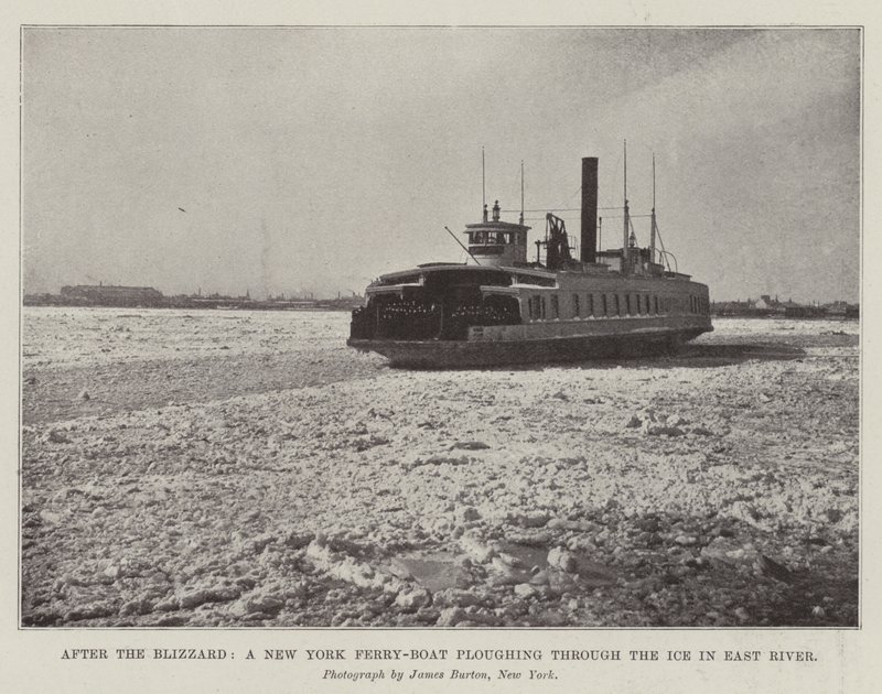Efter snöstormen, en New York-färja som plöjer genom isen i East River av English Photographer