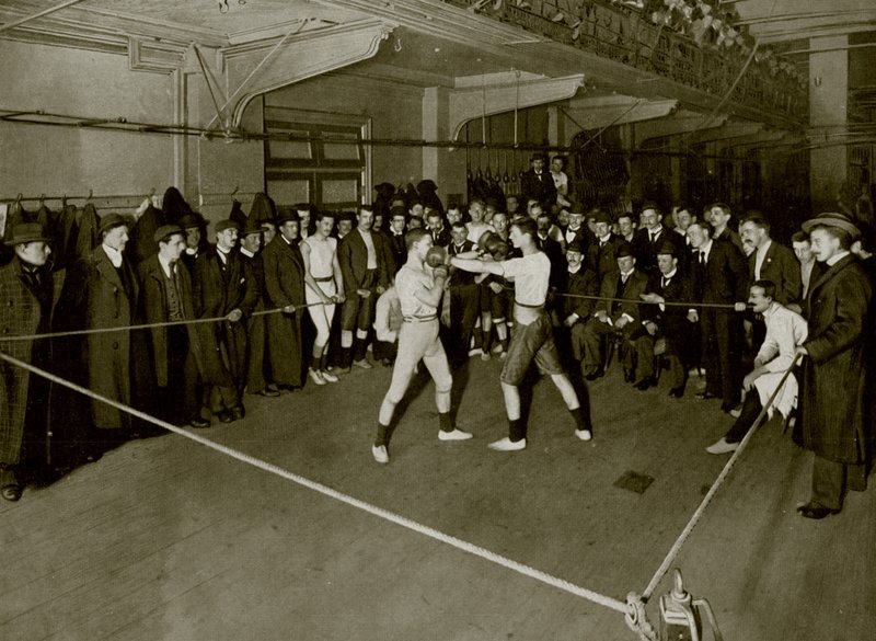 Boxning på Regent Street Polytechnic (s/v foto) av English Photographer