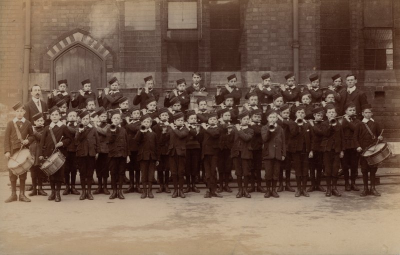 Boys Brigade Band, förmodligen (s/v foto) av English Photographer