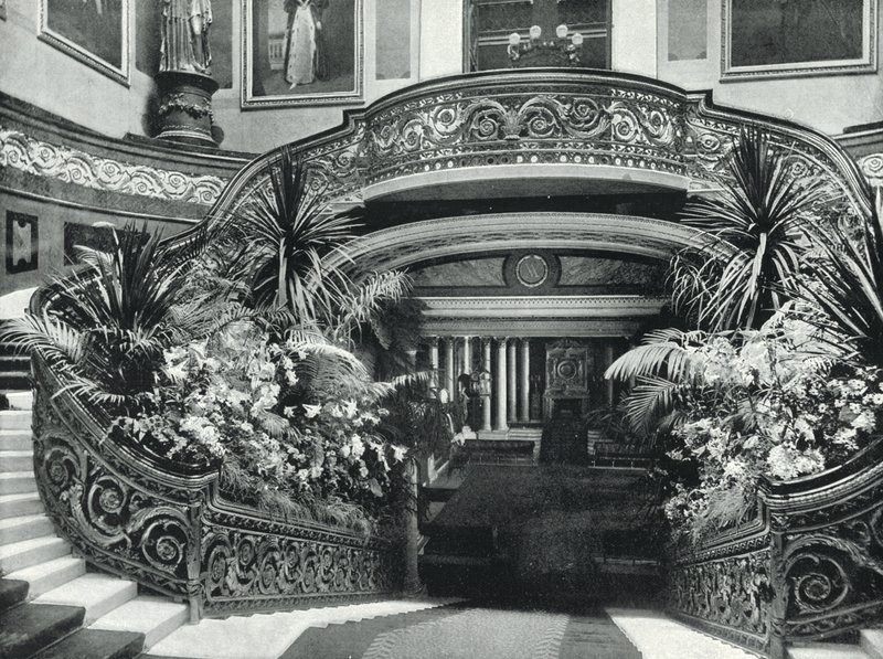 Buckingham Palace, Grand Staircase (s/v foto) av English Photographer