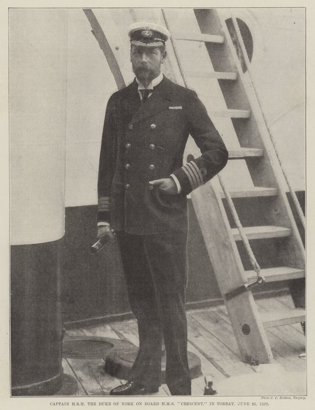 Kapten HRH hertigen av York ombord på HMS Crescent, i Torbay, 25 juni 1898 av English Photographer