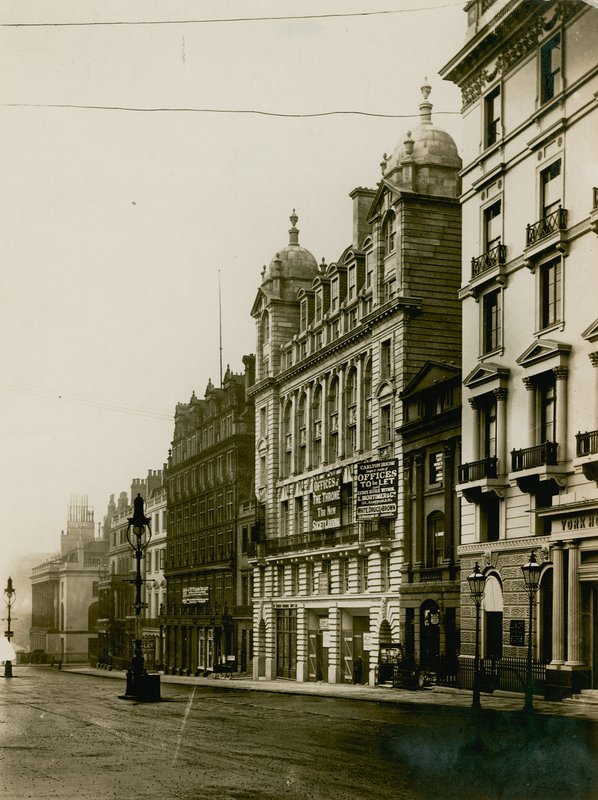 Carlton House, byggt på platsen för St Philips Chapel, Regent Street, London, 1904 av English Photographer