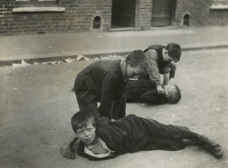 Barnfattigdom, London av English Photographer