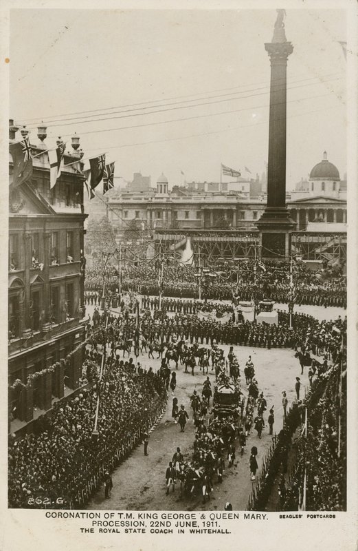 Kröning av deras majestäter King George och Queen Mary av English Photographer
