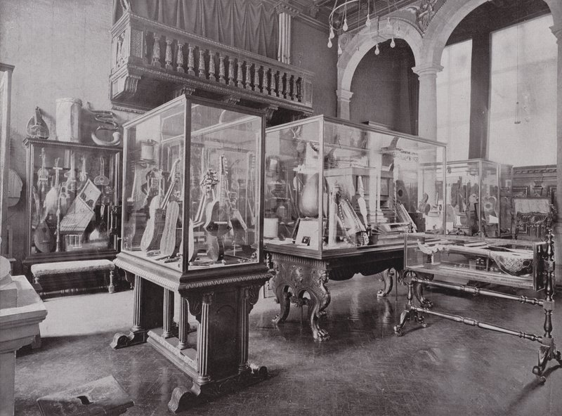 Donaldson Museum, Royal College of Music av English Photographer