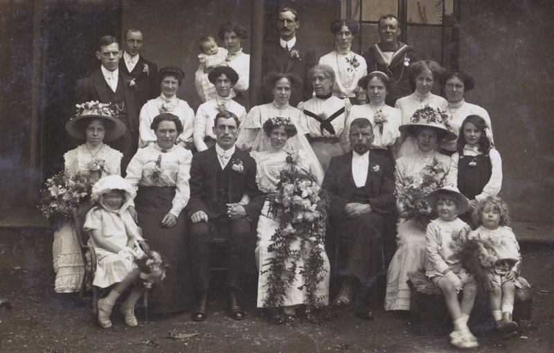 Edwardianskt bröllopsfotografi, ca 1910 (svartvitt foto) av English Photographer
