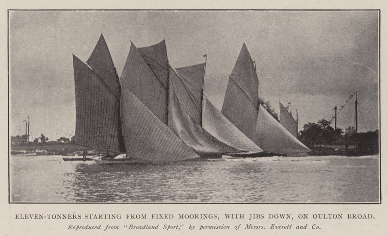 Elva tonare med start från Fixed Moorings, med Jibs ner, på Oulton Broad av English Photographer