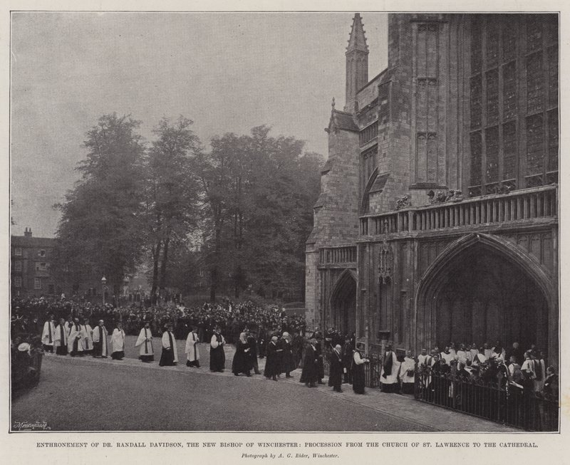 Dr Randall Davidson, den nya biskopen av Winchester, på tronen, procession från St Lawrence-kyrkan till katedralen av English Photographer