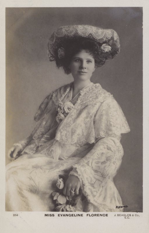 Evangeline Florence, amerikanskfödd brittisk sopran av English Photographer