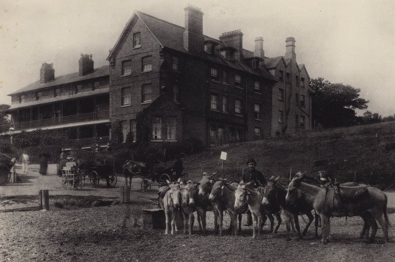 Felixstowe: Bath Hotel (s/v foto) av English Photographer