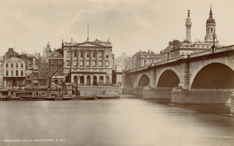Fishmongers Hall och London Bridge av English Photographer