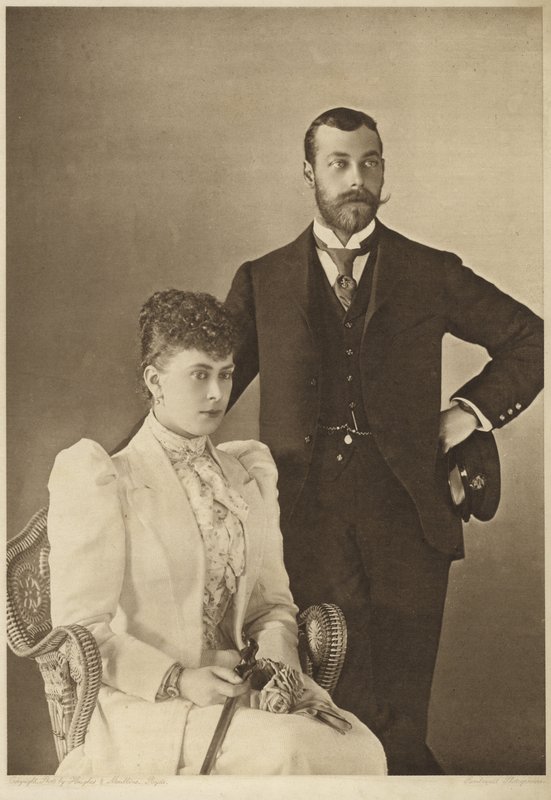 George, hertig av York, och hans fru, prinsessan Mary av Teck av English Photographer