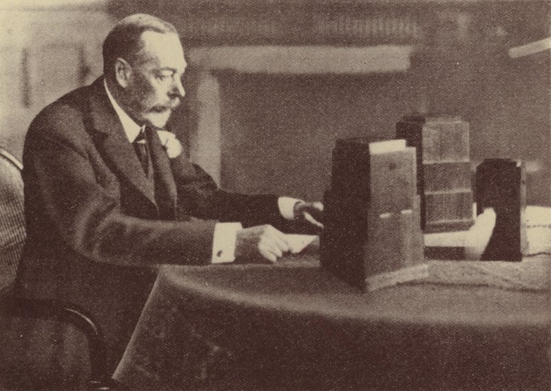 George V sänder sitt julbudskap till det brittiska samväldet och imperiet av English Photographer