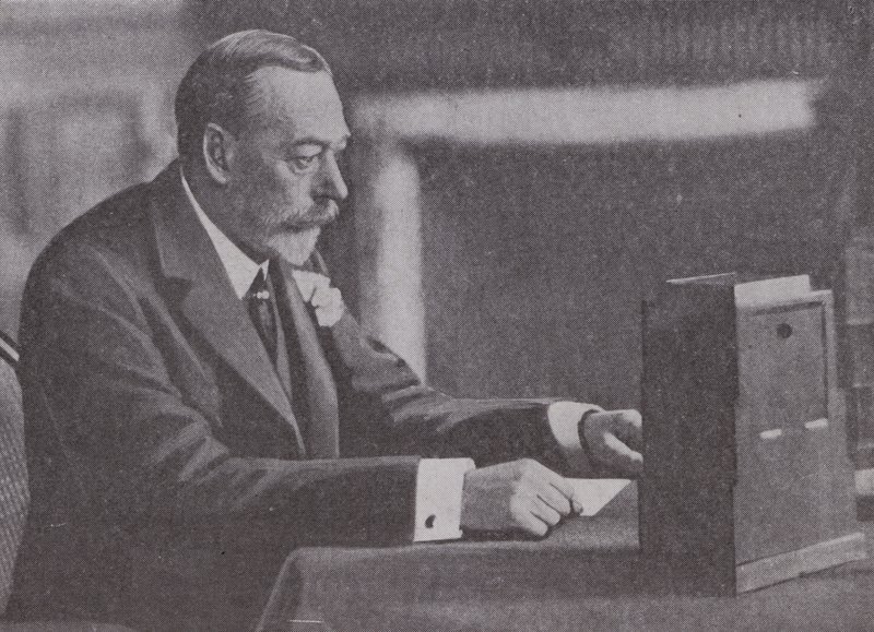 George V sänder sitt julbudskap till det brittiska samväldet och imperiet av English Photographer