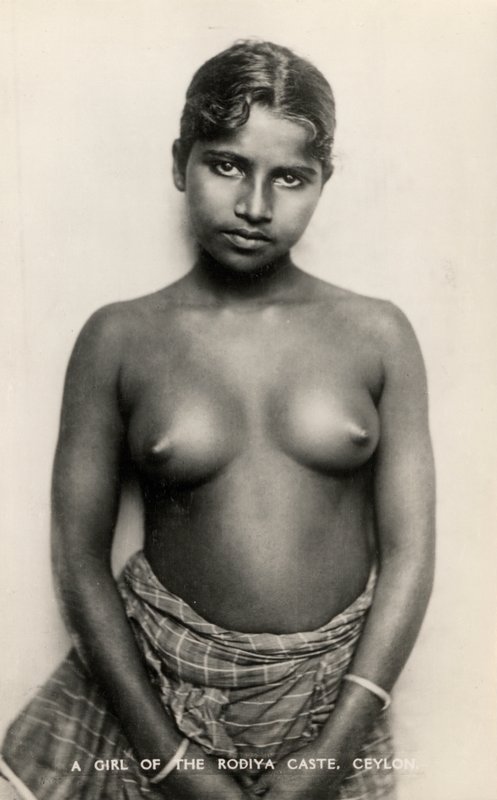 Flicka från Rodiya-kasten i Sri Lanka (s/v foto) av English Photographer