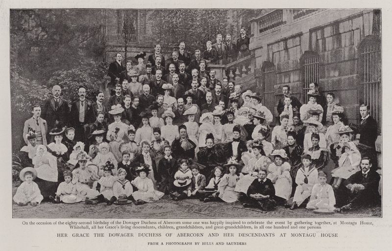 Hennes nåd änkehertiginnan av Abercorn och hennes ättlingar i Montagu House av English Photographer