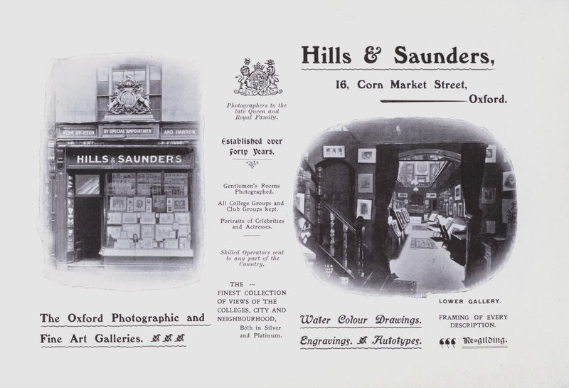Hills and Saunders (s/v foto) av English Photographer