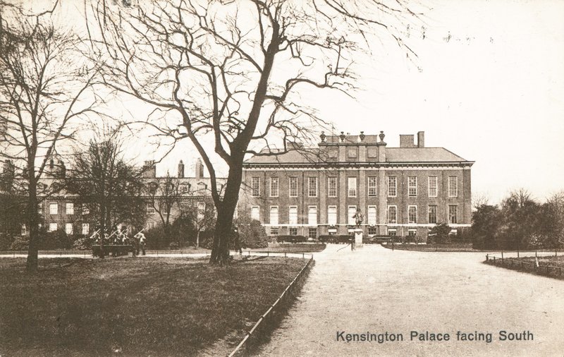 Kensington Palace i söderläge av English Photographer