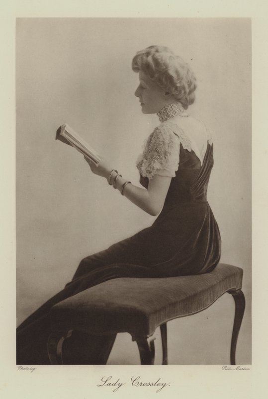 Lady Crossley (svartvitt foto) av English Photographer