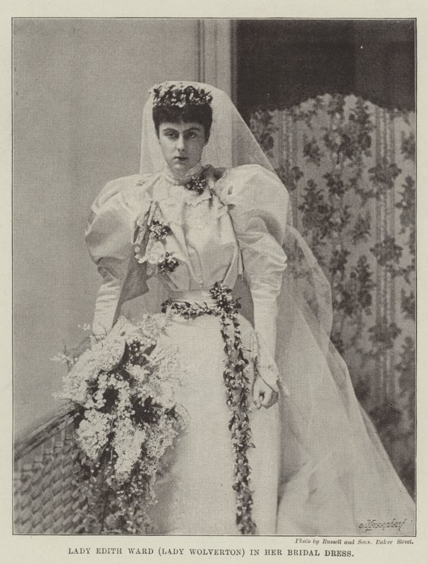 Lady Edith Ward (Lady Wolverton) i sin brudklänning av English Photographer