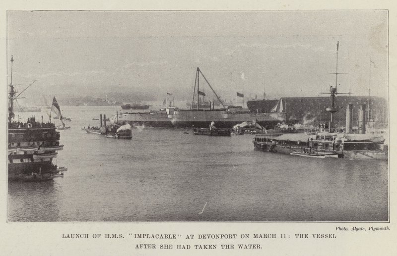 Lansering av HMS Implacable i Devonport den 11 mars, fartyget efter att hon hade tagit vattnet av English Photographer
