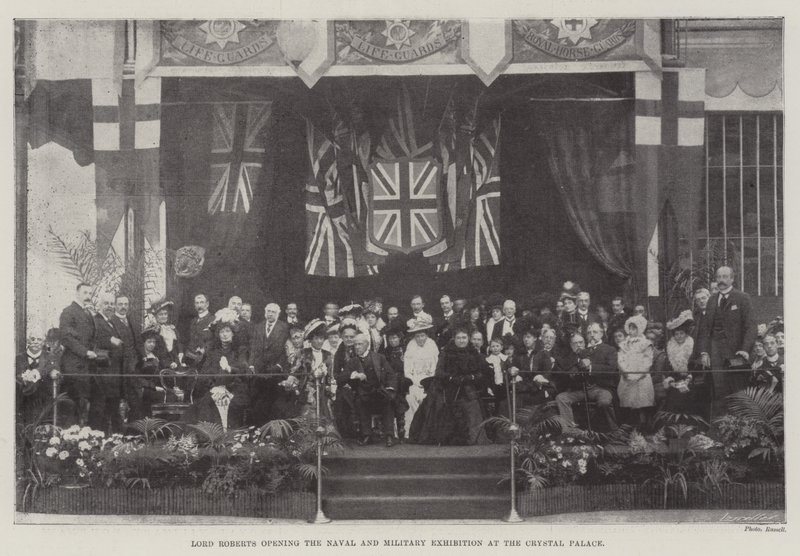 Lord Roberts öppnar sjö- och militärutställningen på Crystal Palace av English Photographer