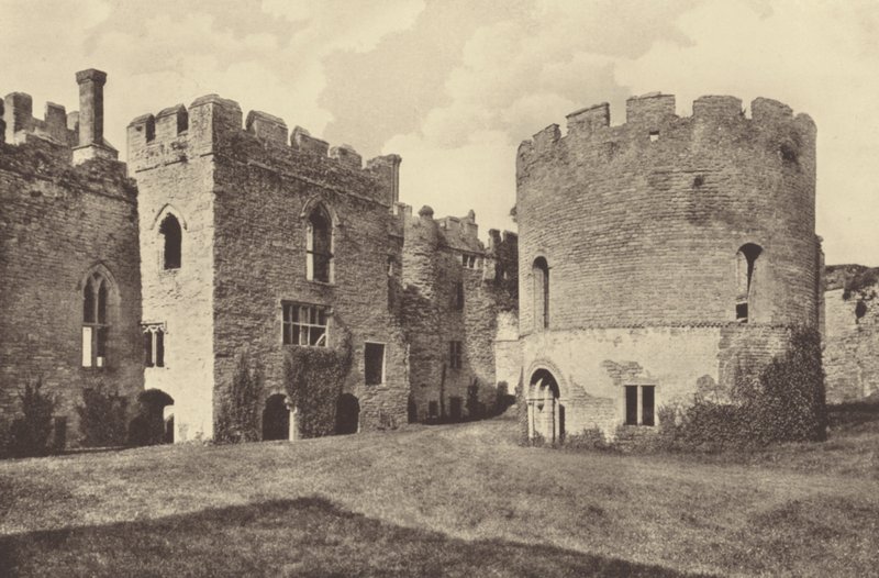 Ludlow Castle, Inner Ward och Round Chapel (svartvitt foto) av English Photographer