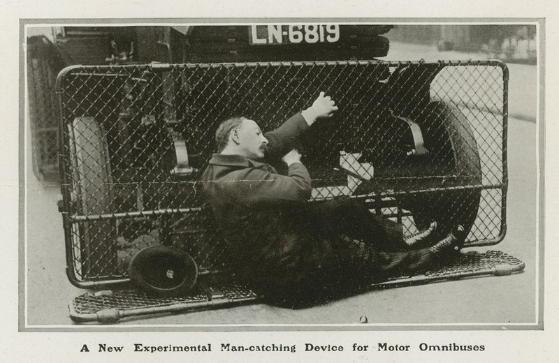 Människofångande anordning för motoromnibussar av English Photographer