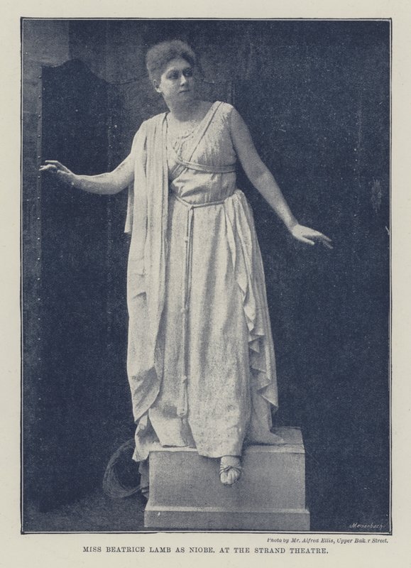 Miss Beatrice Lamb som Niobe, på Strandteatern av English Photographer