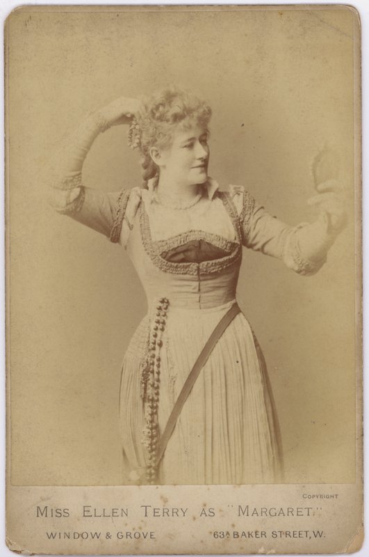 Margaret - Miss Ellen Terry (foto i svartvitt) av English Photographer