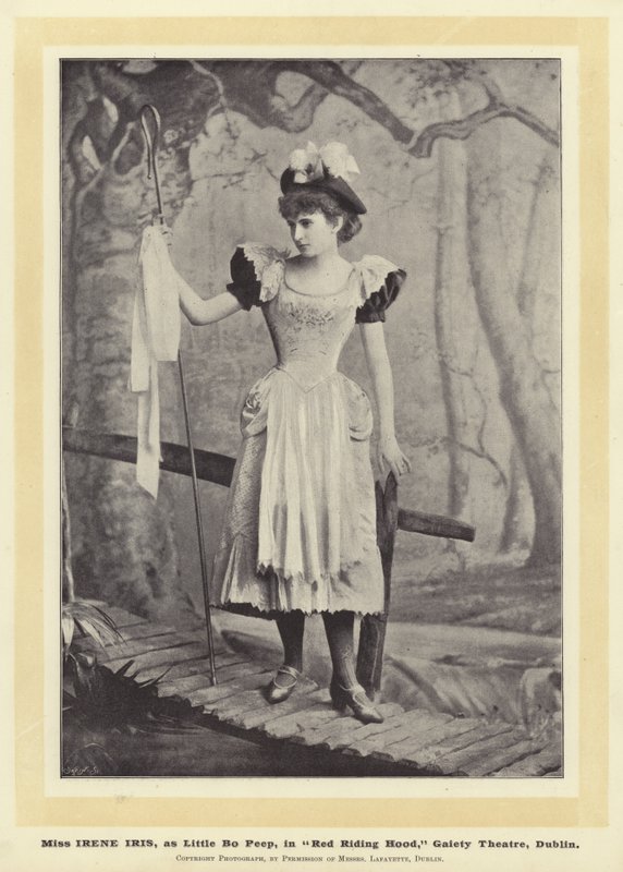 Miss Irene Iris, som Little Bo Peep, i Red Riding Hood, Gaiety Theatre, Dublin av English Photographer