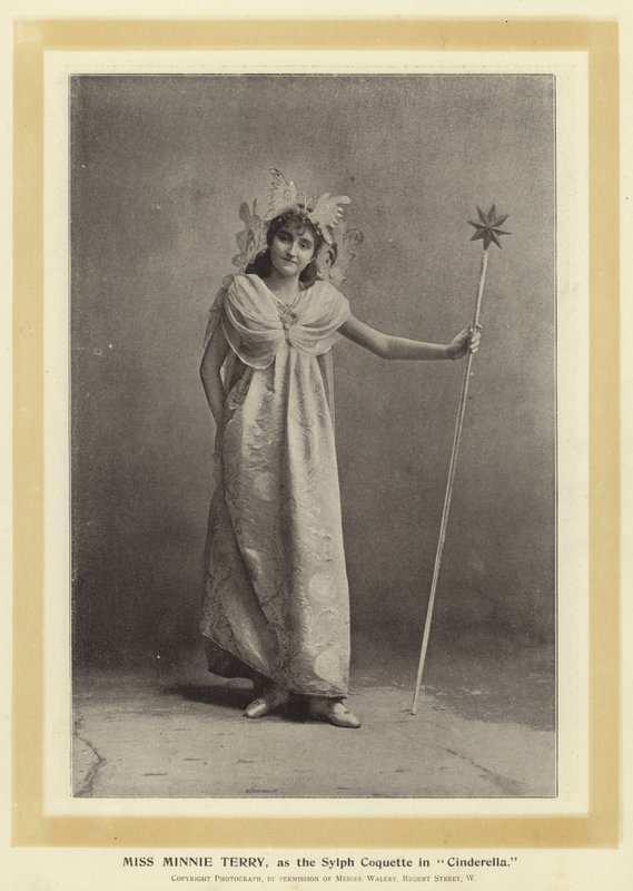 Miss Minnie Terry, som Sylph Coquette i Askungen av English Photographer