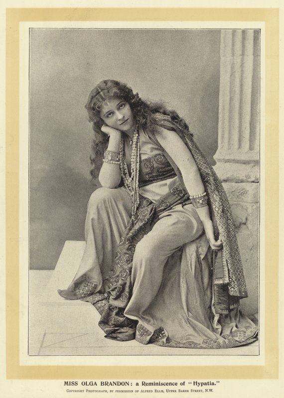Miss Olga Brandon: en reminiscens av Hypatia av English Photographer