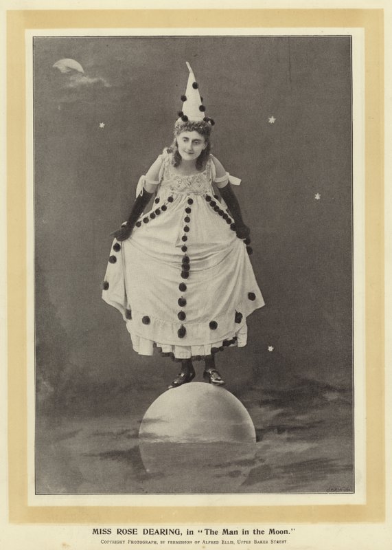 Miss Rose Dearing, i The Man in the Moon av English Photographer