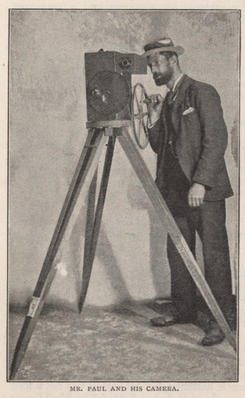 Mr R W Paul och hans kamera av English Photographer