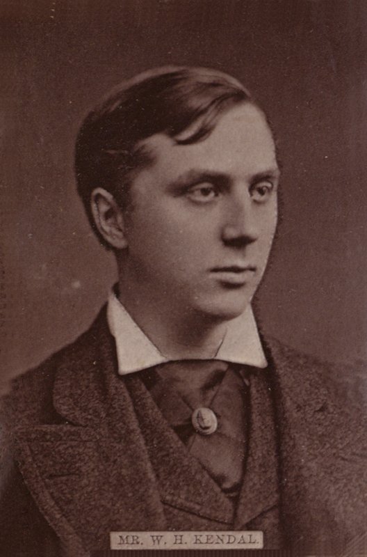 Herr W. H. Kendal av English Photographer
