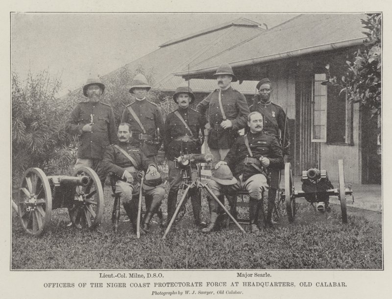 Officerare från Niger Coast Protectorate Force vid högkvarteret, Old Calabar av English Photographer