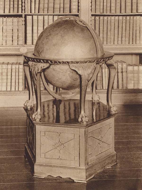 Oxford: Oriel College, en 1700-tals globe i biblioteket (s/v-foto) av English Photographer