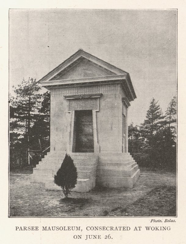 Parsee Mausoleum, invigd i Woking den 26 juni av English Photographer