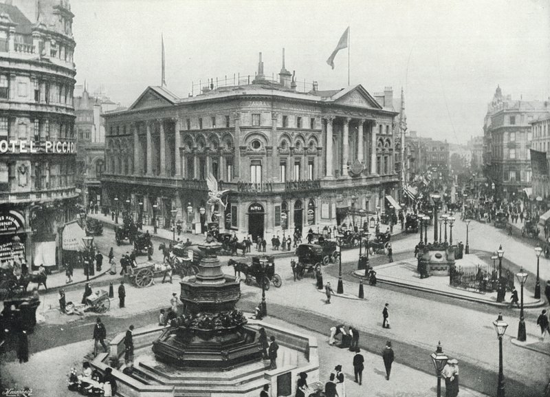 Piccadilly Circus, som visar Shaftesbury Memorial Fountain och London Pavilion (s/v foto) av English Photographer