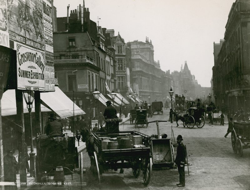 Piccadilly, London, med blick österut av English Photographer