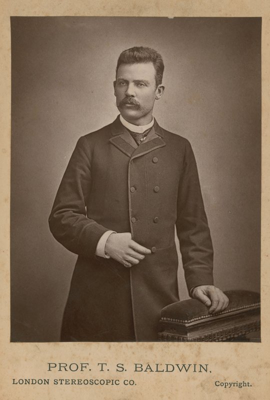 Porträtt av professor Thomas Scott Baldwin av English Photographer