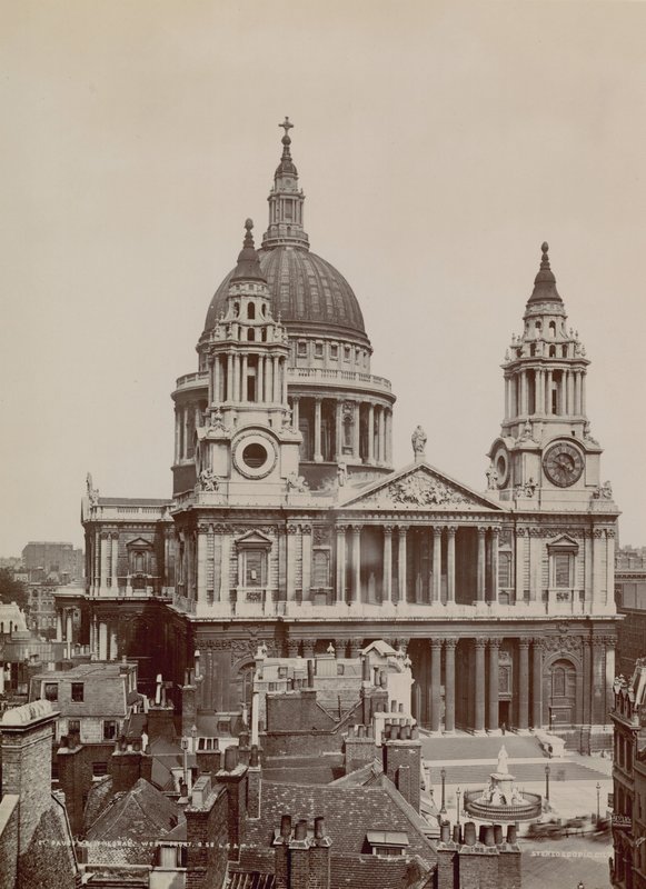 Vykort av västra framsidan av St Pauls Cathedral av English Photographer
