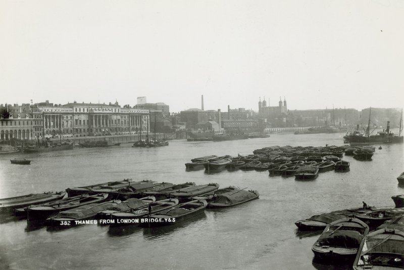 Vykort med utsikt över Themsen från London Bridge av English Photographer