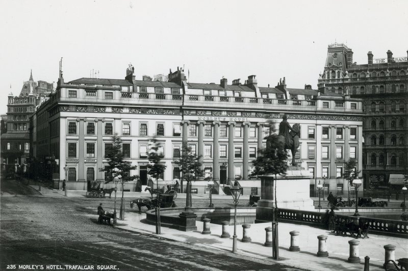 Vykort med en bild av Morleys Hotel av English Photographer